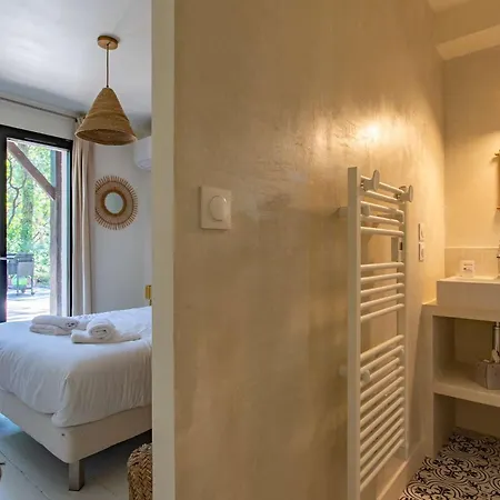 Les Pins Agalis With Swimming Pool *