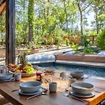 Les Pins Agalis With Swimming Pool Willa